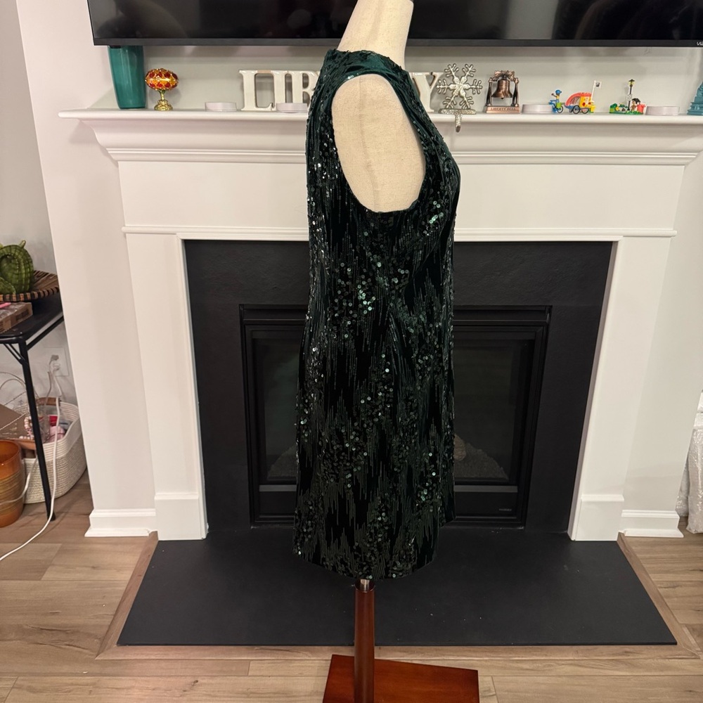 Tahari by Arthur S. Levine Emerald Green Sequin Cocktail Dress – Size 10 - Picture 3 of 11